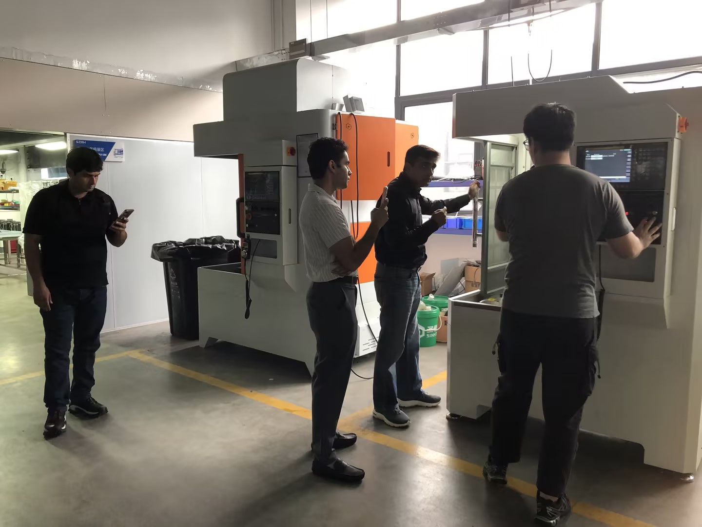Three Customers from Pakistan Visit SZGH Factory, Show Strong Interest in Unmanned Production Line
