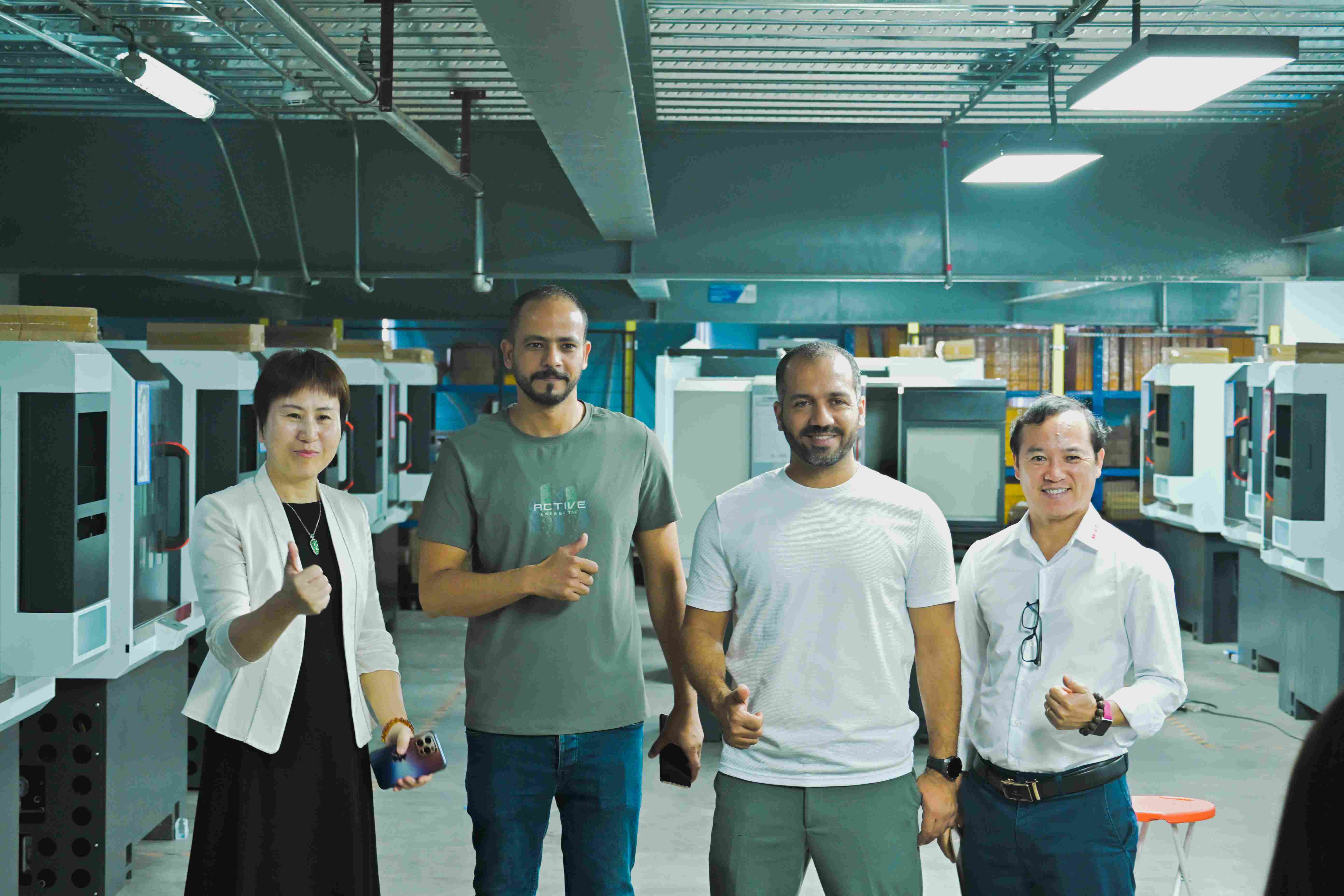 Egyptian Customer Signs Contract for 4 CNC Machines After Factory Visit (1).jpg